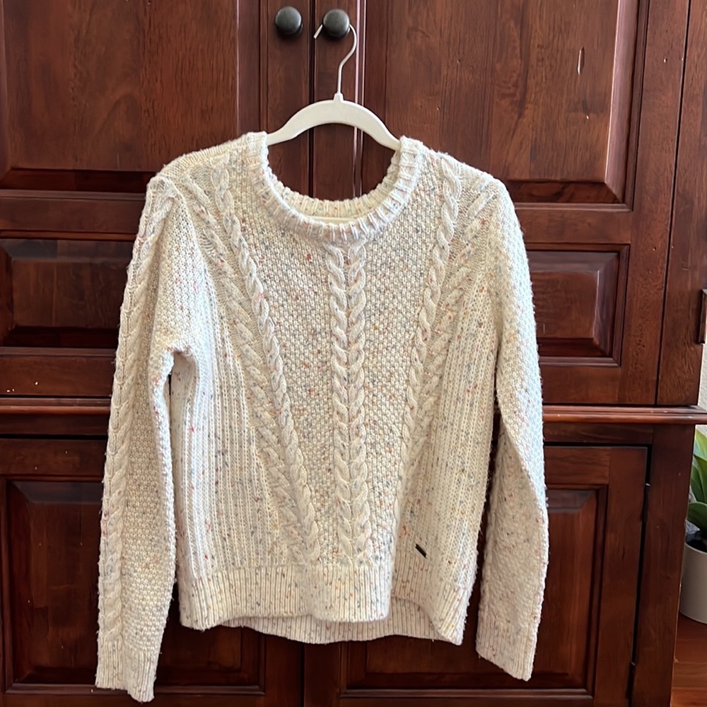 Hollister Cream Patterned Cable Knit Sweater, Medium